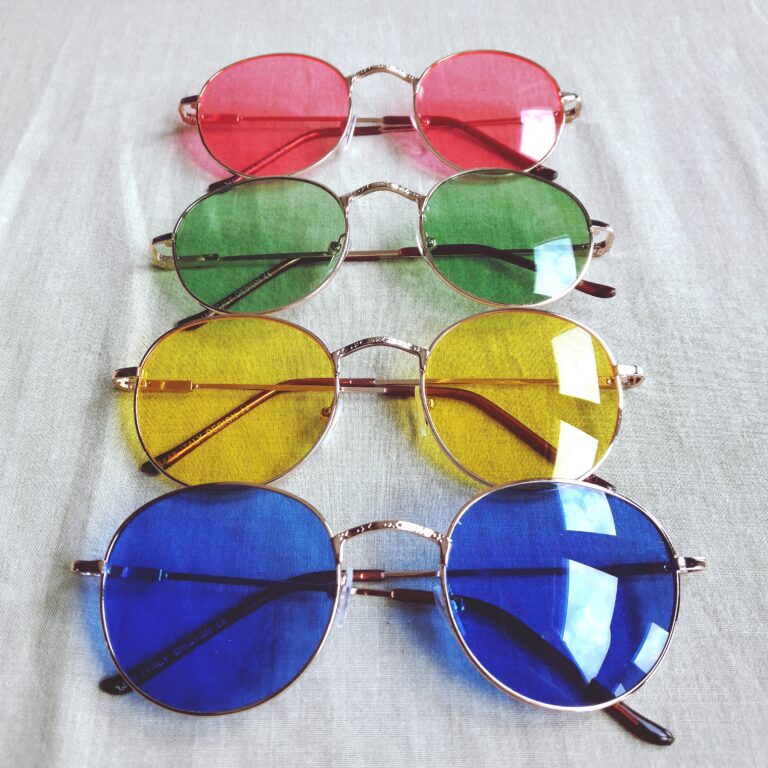 El boom de las gafas de sol con color