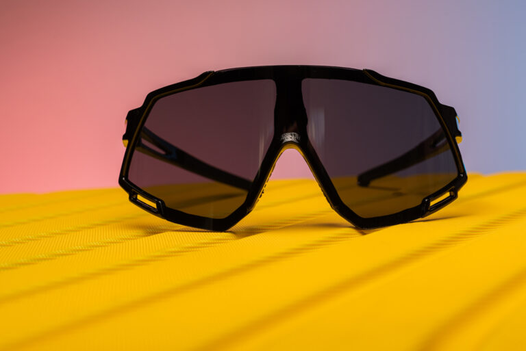 Entre pasado y futuro: la estética que marca tendencia en las gafas de sol