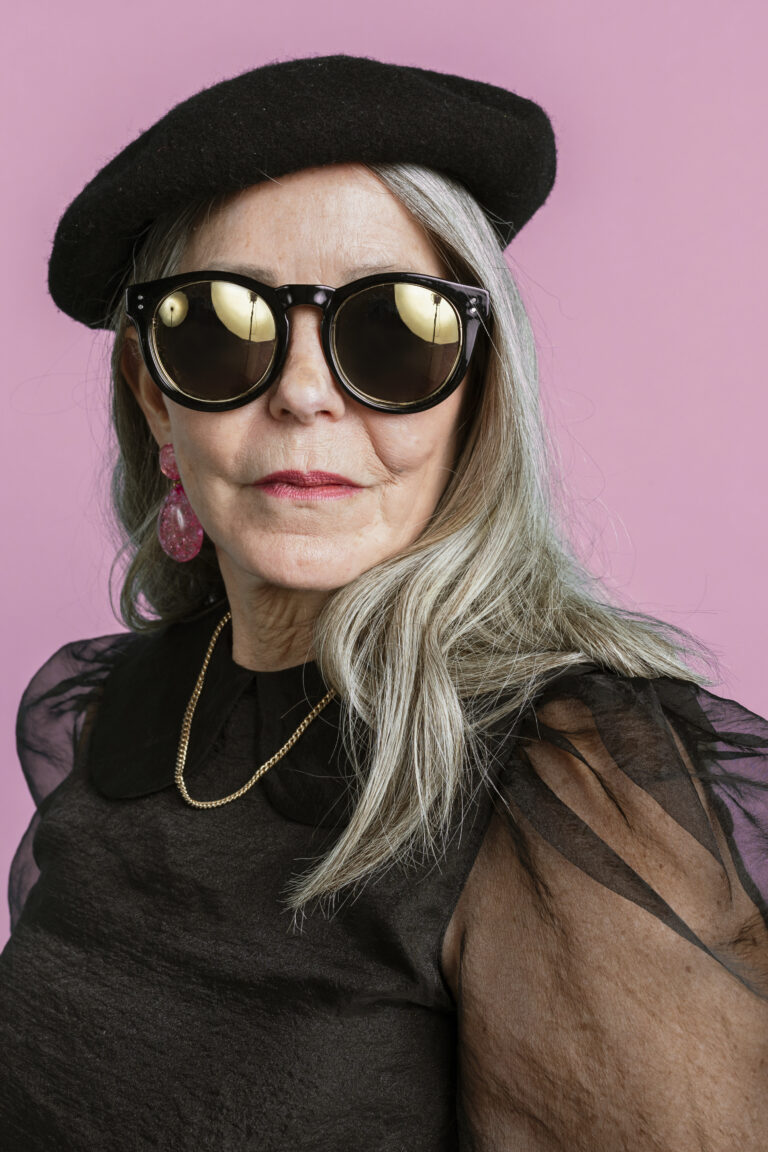 Por qué las gafas oversize se convirtieron en símbolo de exceso